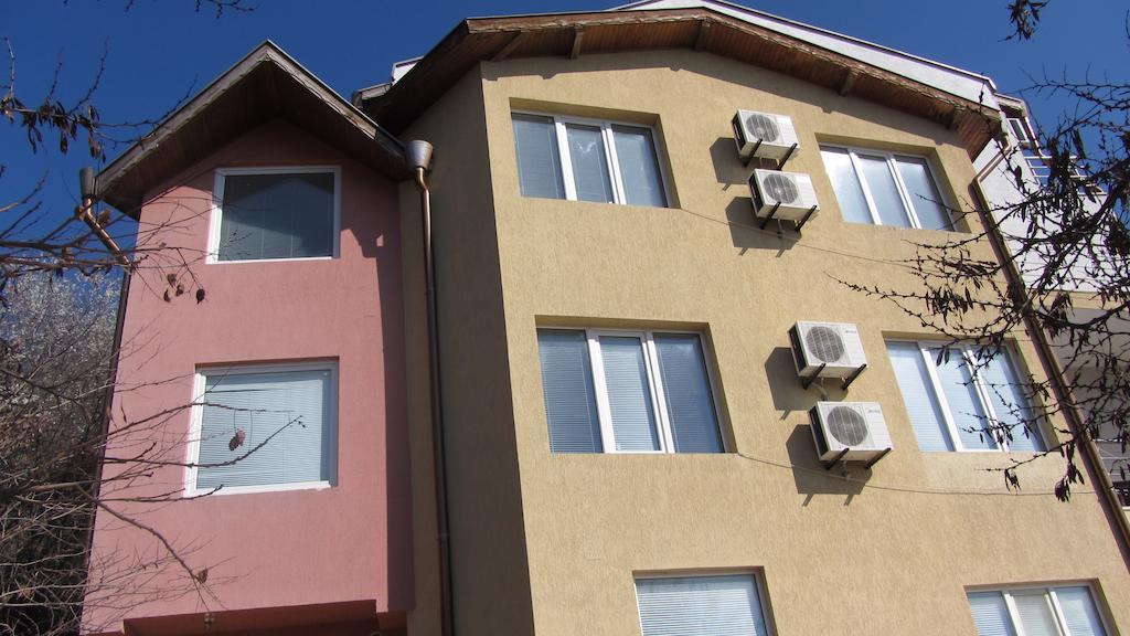 Apartments Bizone Kavarna Esterno foto